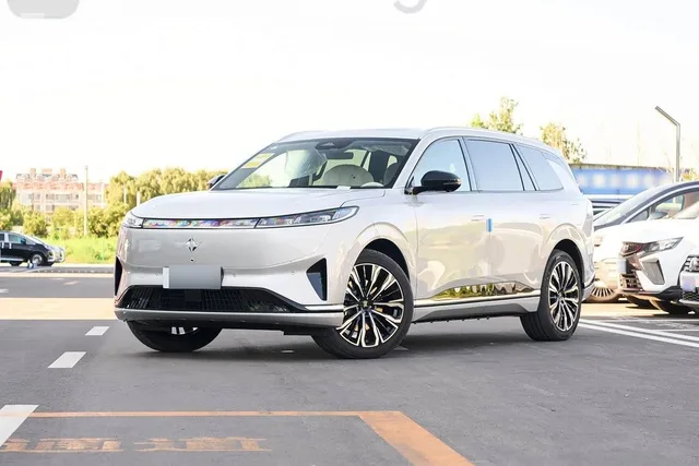 DongFeng eπ 008 2015 — 1 884 816 ₽ — Бишкек, Кыргызстан